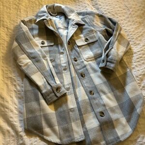 Old Navy Women’s Plaid Shirt Jacket in Gray and Cream